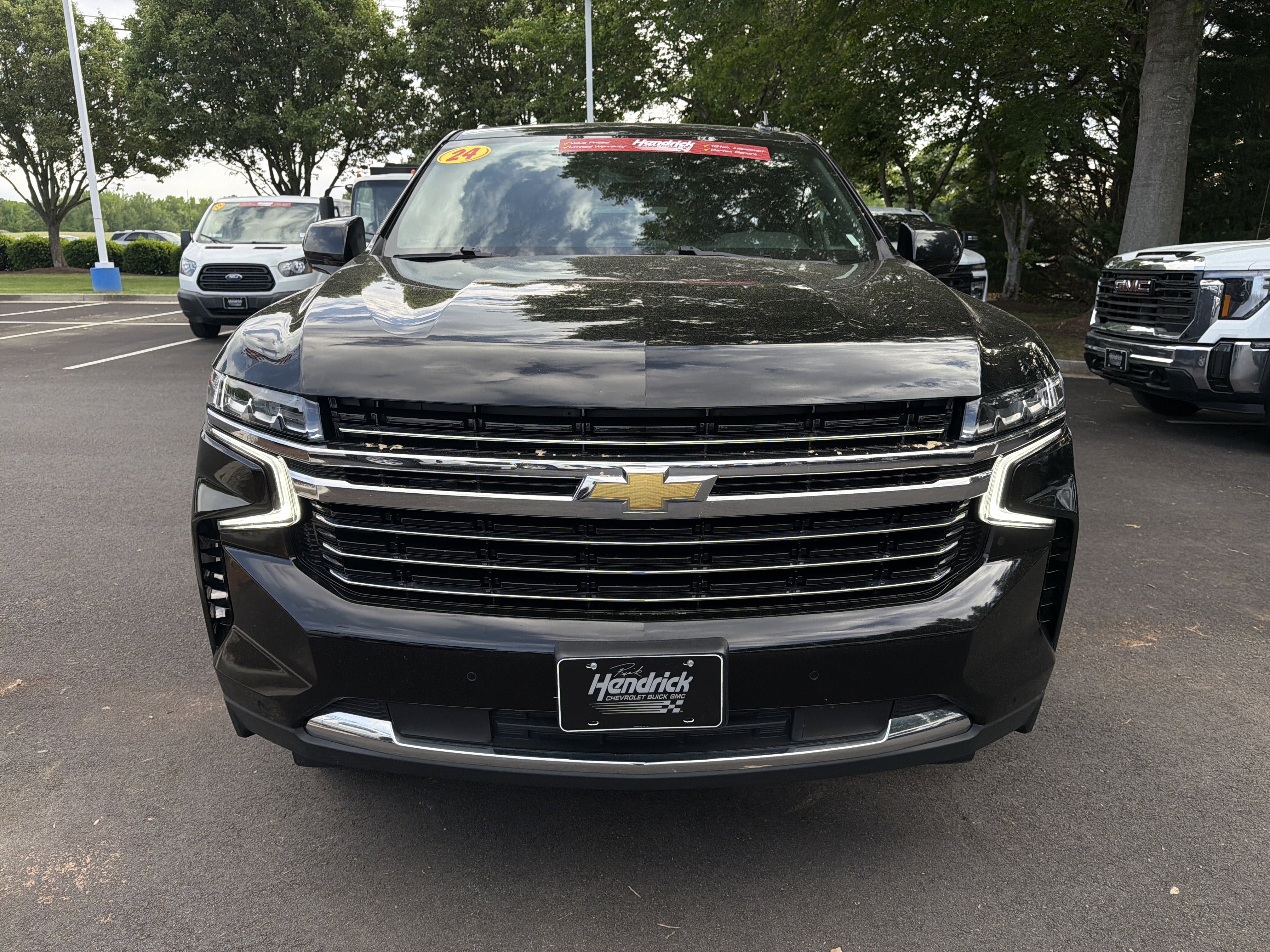 Used 2024 Chevrolet Suburban LT AWD/4WD image 3