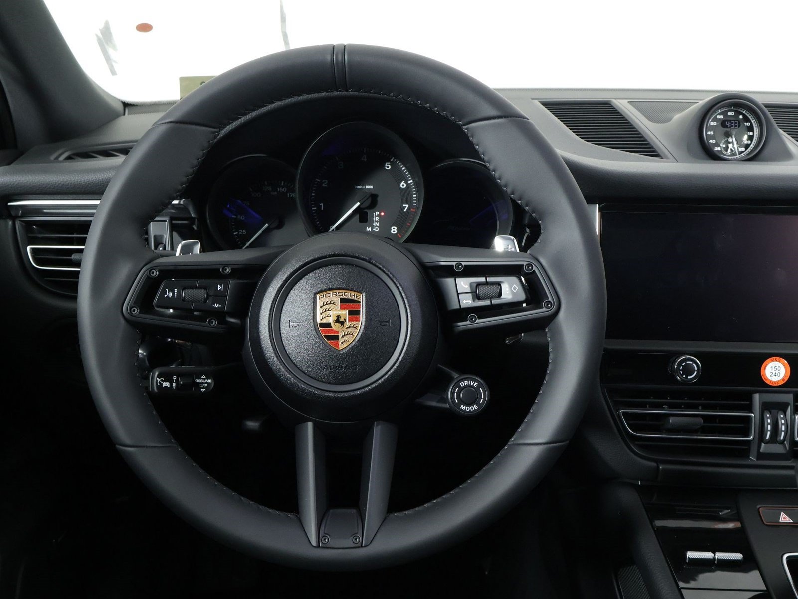 New 2026 Porsche Macan AWD/4WD image 12