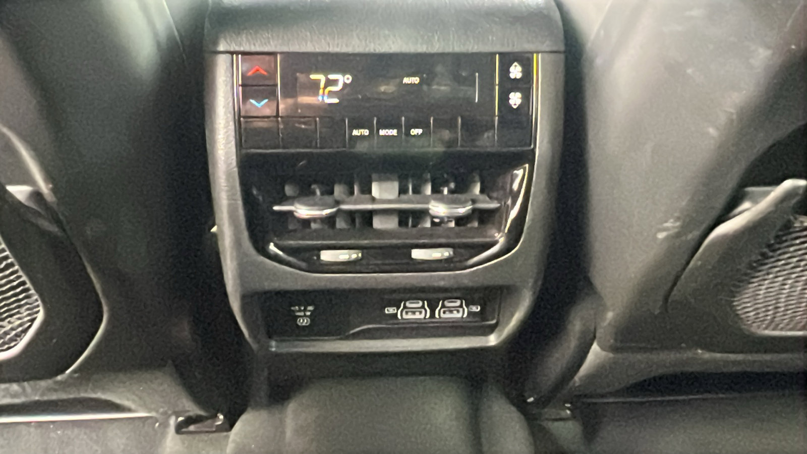 Used 2024 Jeep Grand Cherokee L Laredo image 22