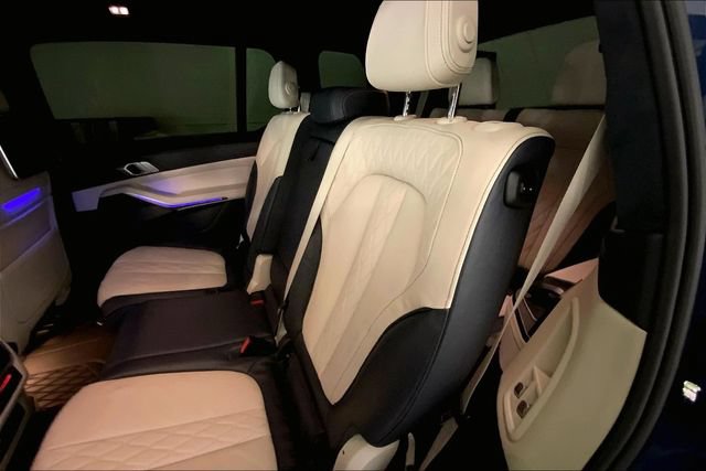 Used 2020 BMW X7 xDrive40i w/ M Sport Package AWD/4WD image 12