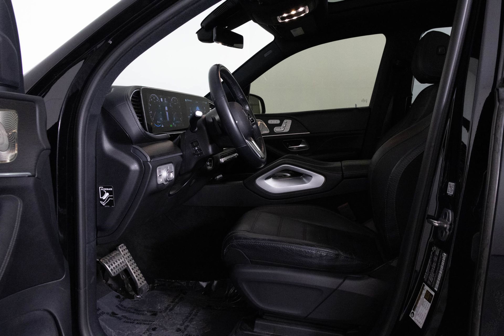 Used 2022 Mercedes-Benz GLS 450 4MATIC image 16