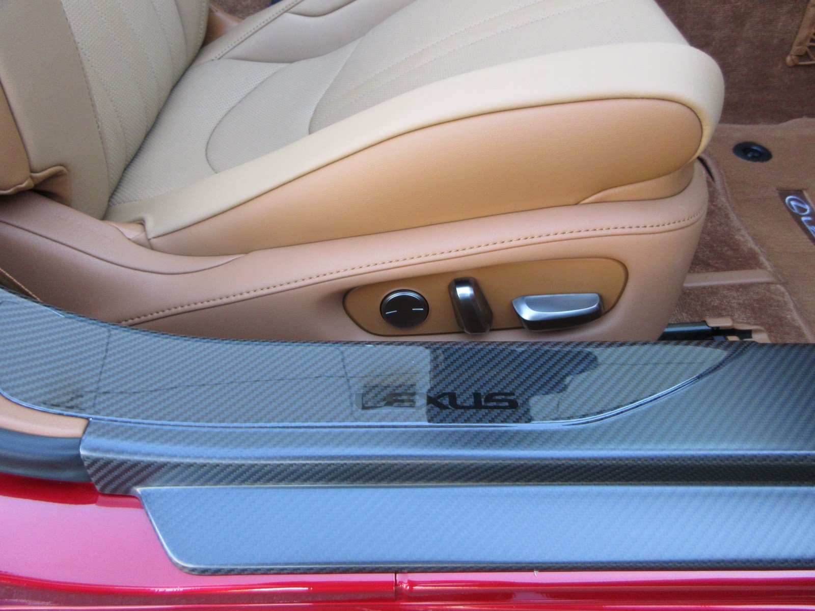 Used 2023 Lexus LC 500 Convertible w/ Touring Package RWD image 23