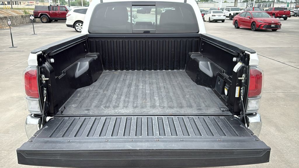 Used 2020 Toyota Tacoma TRD Off-Road AWD/4WD image 26