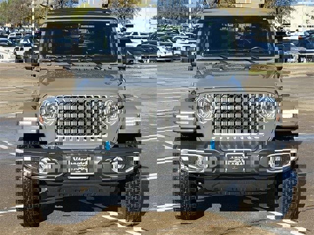 Used 2023 Jeep Wrangler Sahara w/ Cold Weather Group image 8