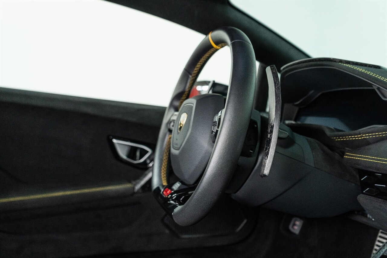 Used 2019 Lamborghini Huracan Performante AWD/4WD image 79