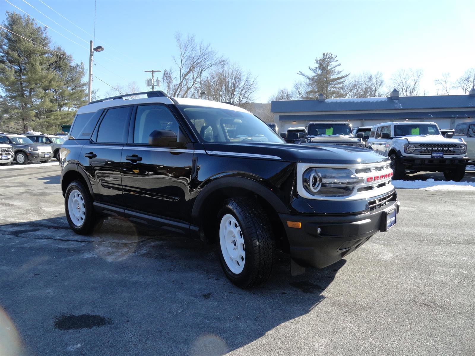 Certified 2024 Ford Bronco Sport Heritage w/ Heritage Convenience Package image 3