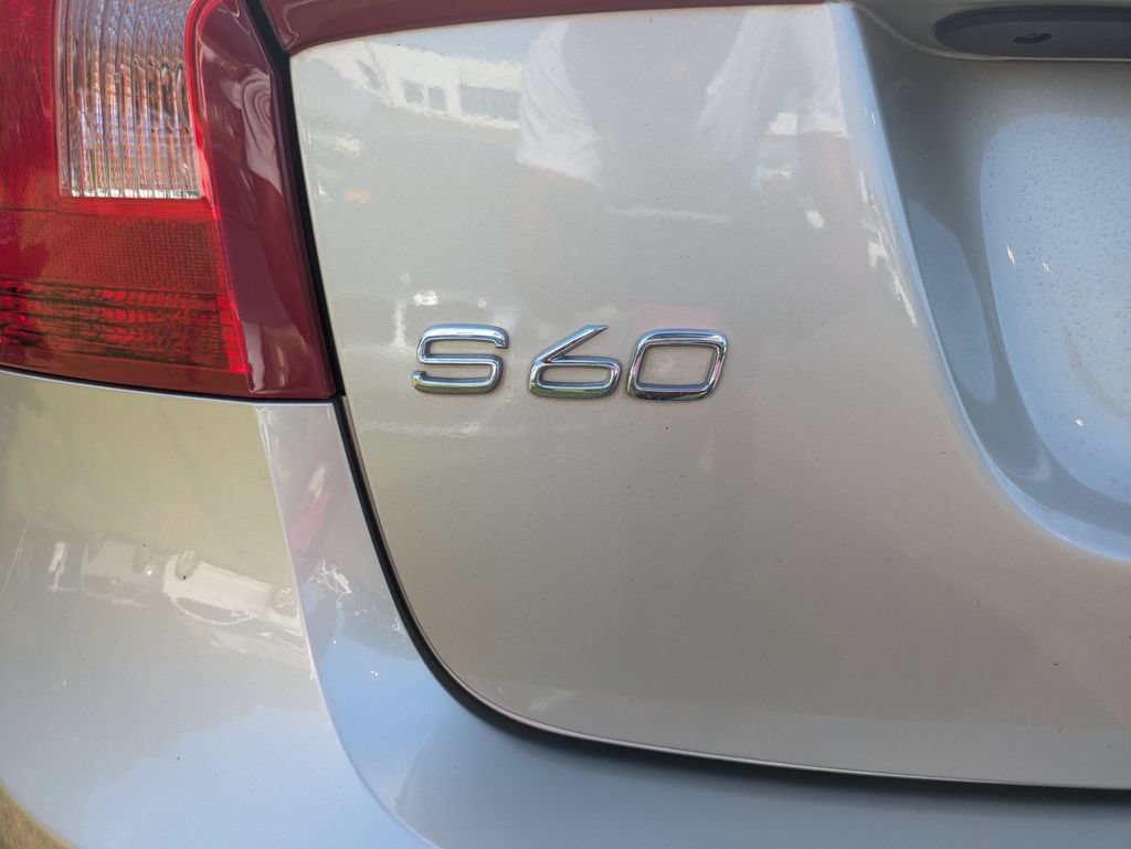 Used 2024 Volvo S60 B5 Plus FWD image 30
