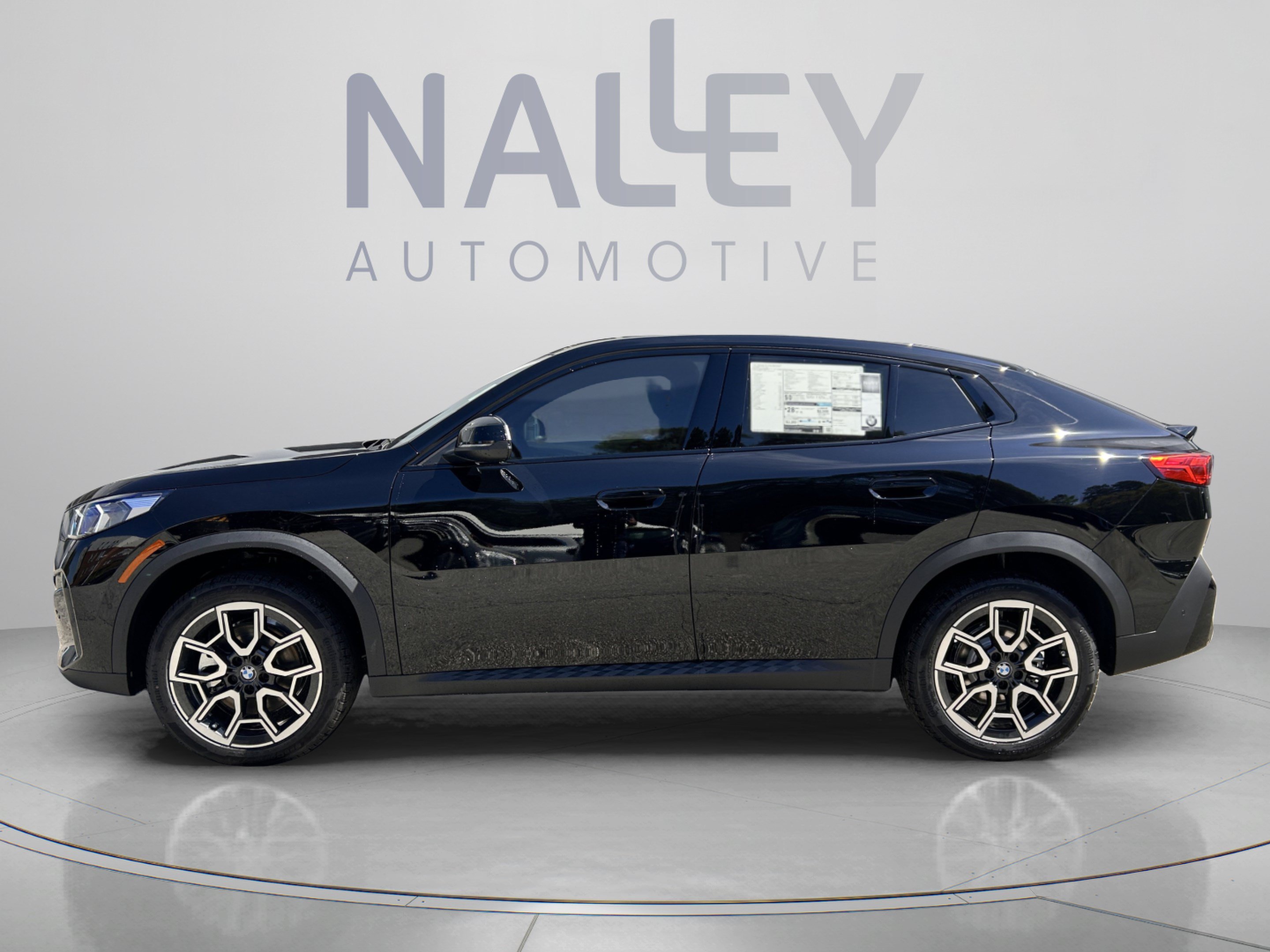 Used 2026 BMW X2 xDrive28i w/ Convenience Package AWD/4WD image 2