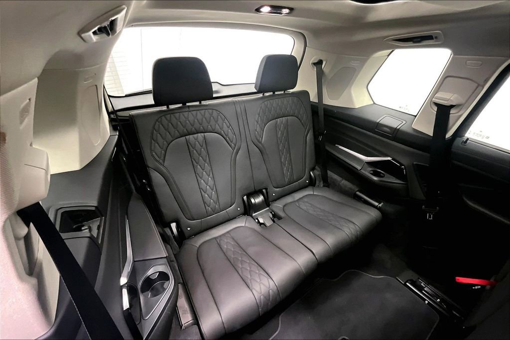 Used 2025 BMW X7 xDrive40i image 29