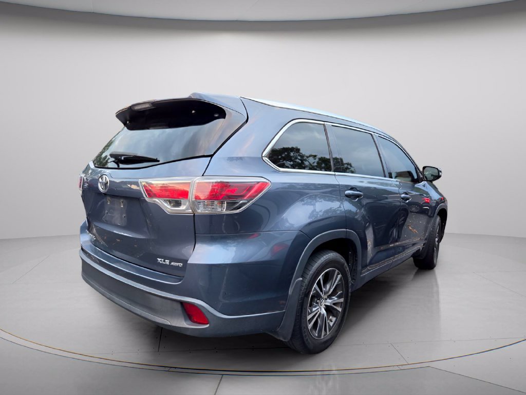 Used 2016 Toyota Highlander XLE AWD/4WD image 5