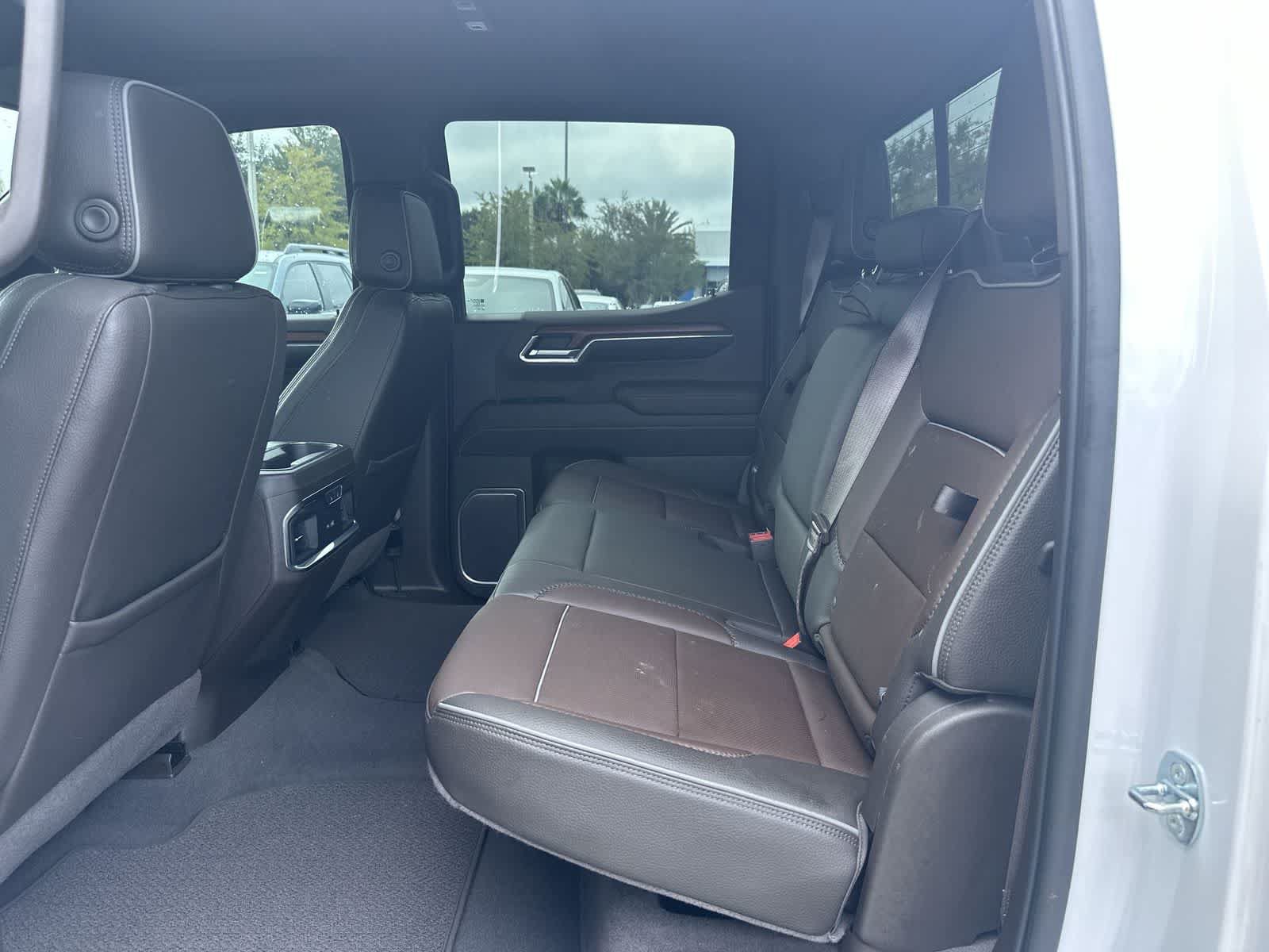 Used 2023 GMC Sierra 1500 Denali w/ Technology Package AWD/4WD image 14