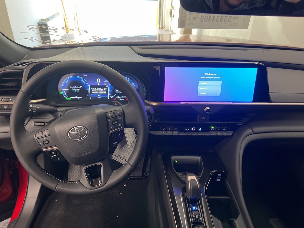 New 2025 Toyota Crown Signia image 6