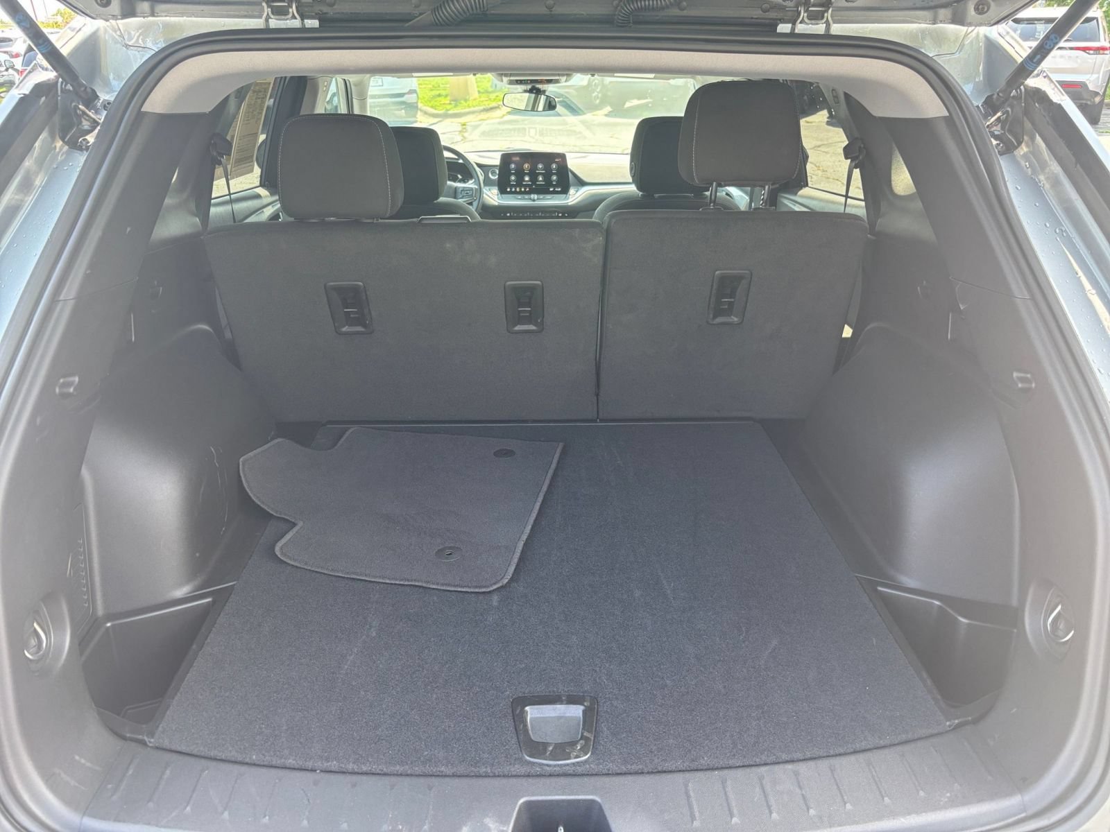Used 2025 Chevrolet Blazer LT FWD image 25