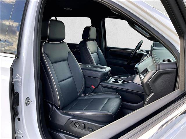 Used 2023 Chevrolet Suburban Premier AWD/4WD image 9