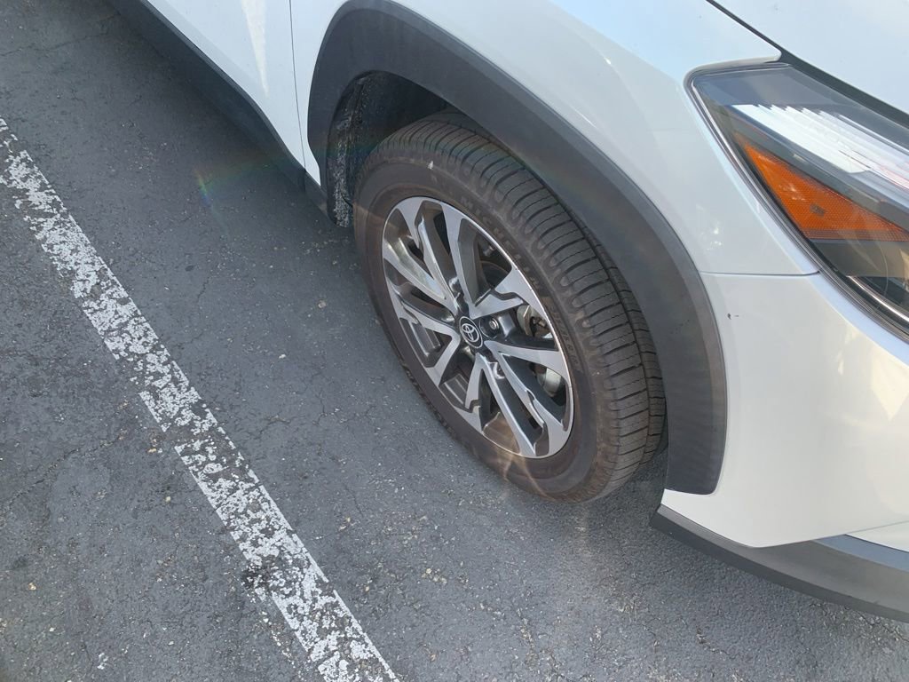 Used 2022 Toyota Corolla Cross XLE FWD image 5