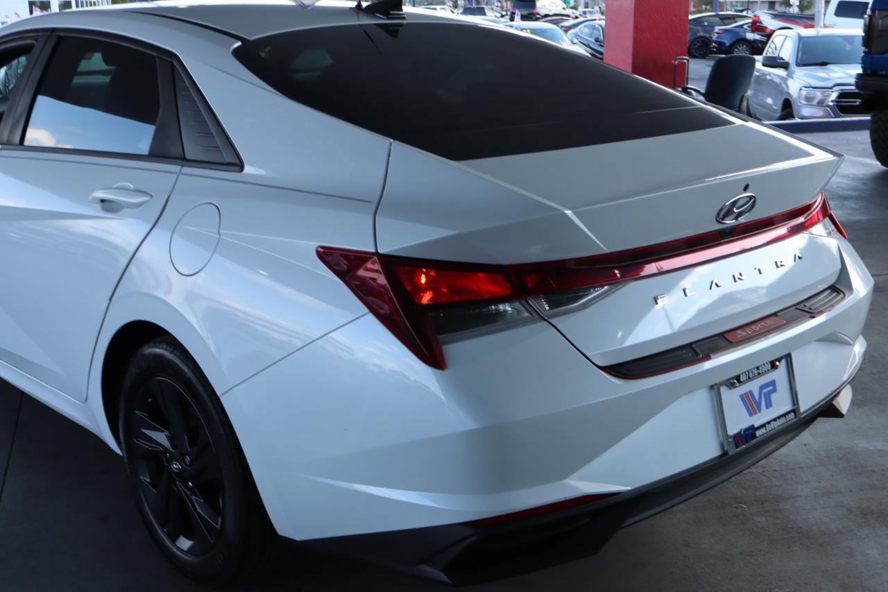 Used 2021 Hyundai Elantra SEL FWD image 9