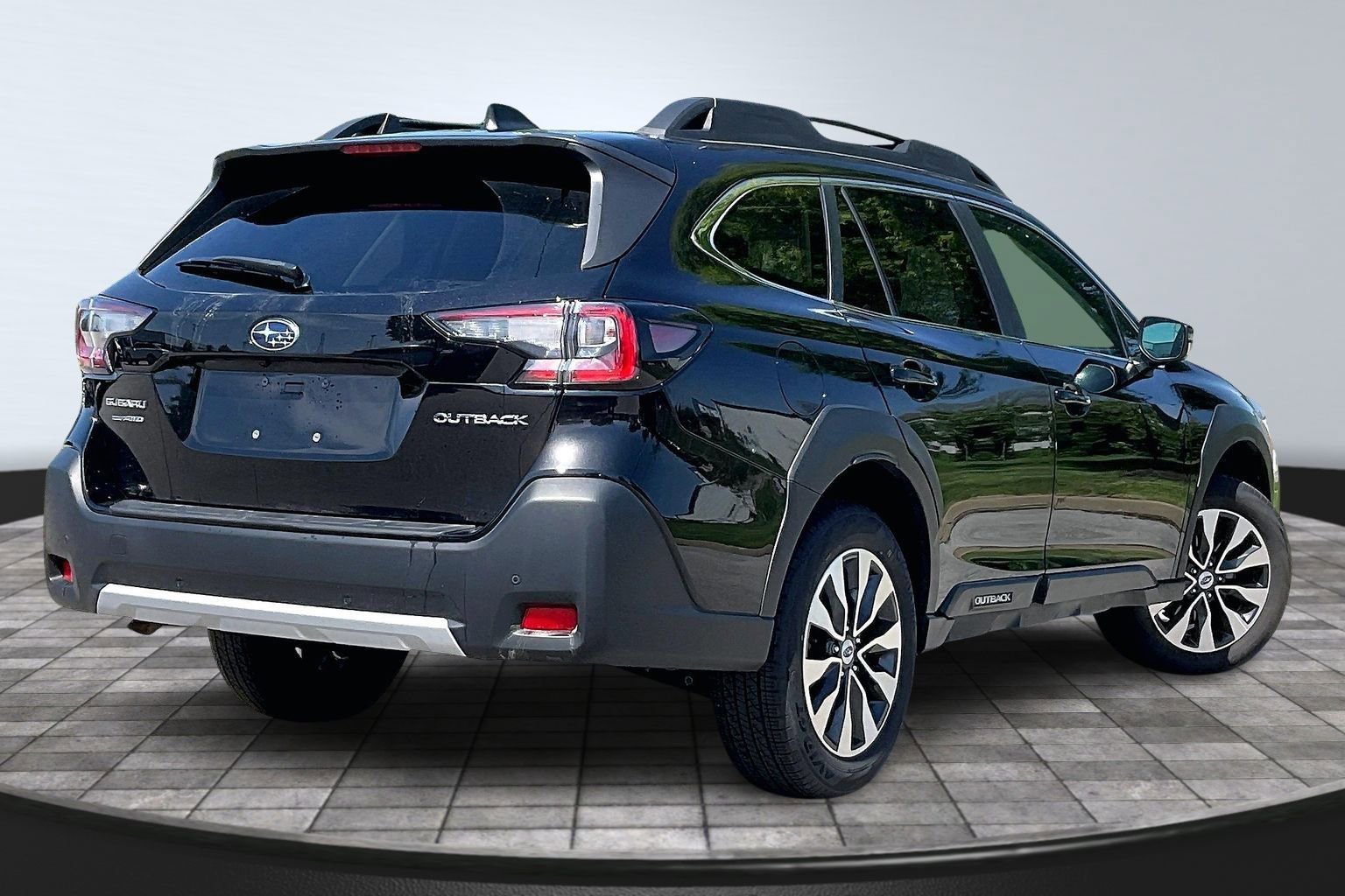 Certified 2024 Subaru Outback Limited AWD/4WD image 2