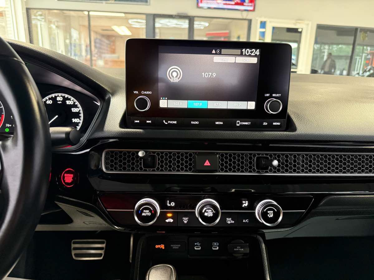 Used 2025 Honda Civic Sport image 16