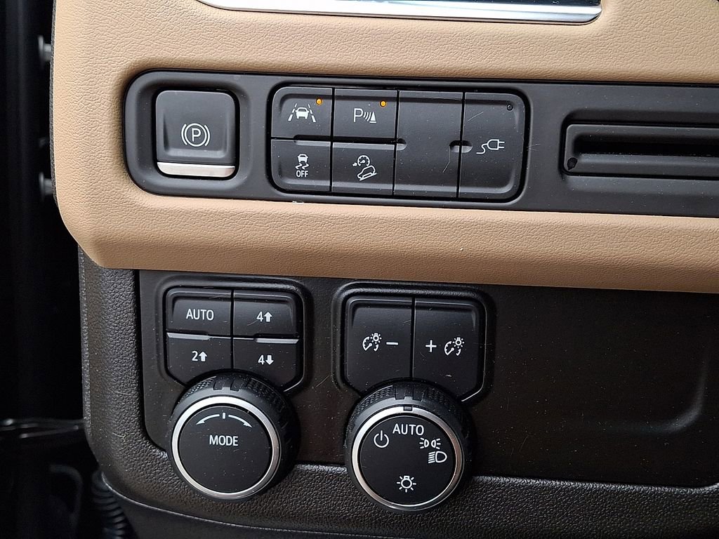 Used 2022 Chevrolet Tahoe Premier AWD/4WD image 25