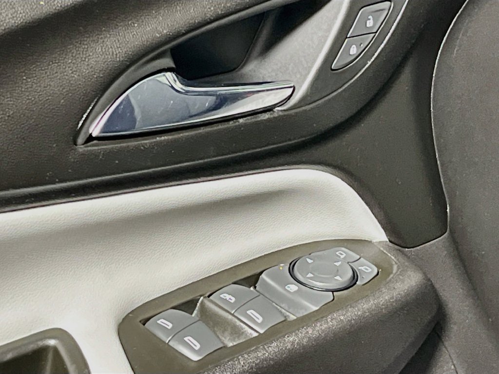 Used 2020 Chevrolet Equinox LS w/ LS Convenience Package FWD image 14