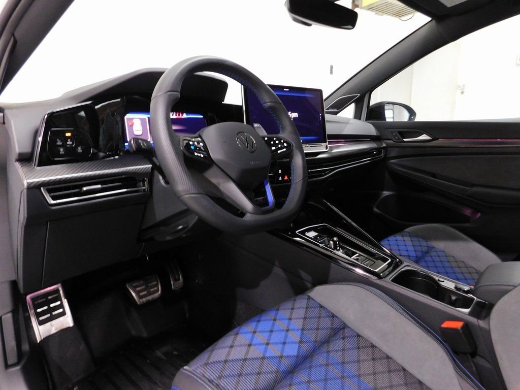 Used 2025 Volkswagen Golf R image 31