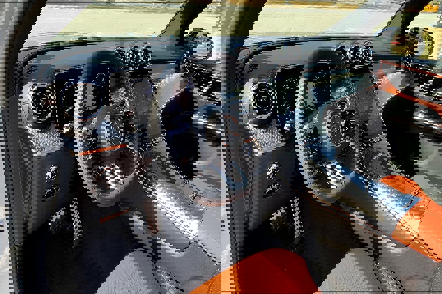 New 2025 Mercedes-Benz GLC 43 AMG 4MATIC image 9