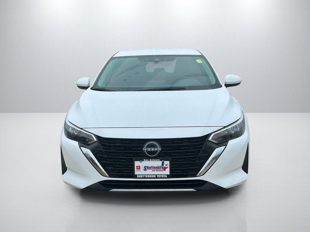 Used 2025 Nissan Sentra SV FWD image 2