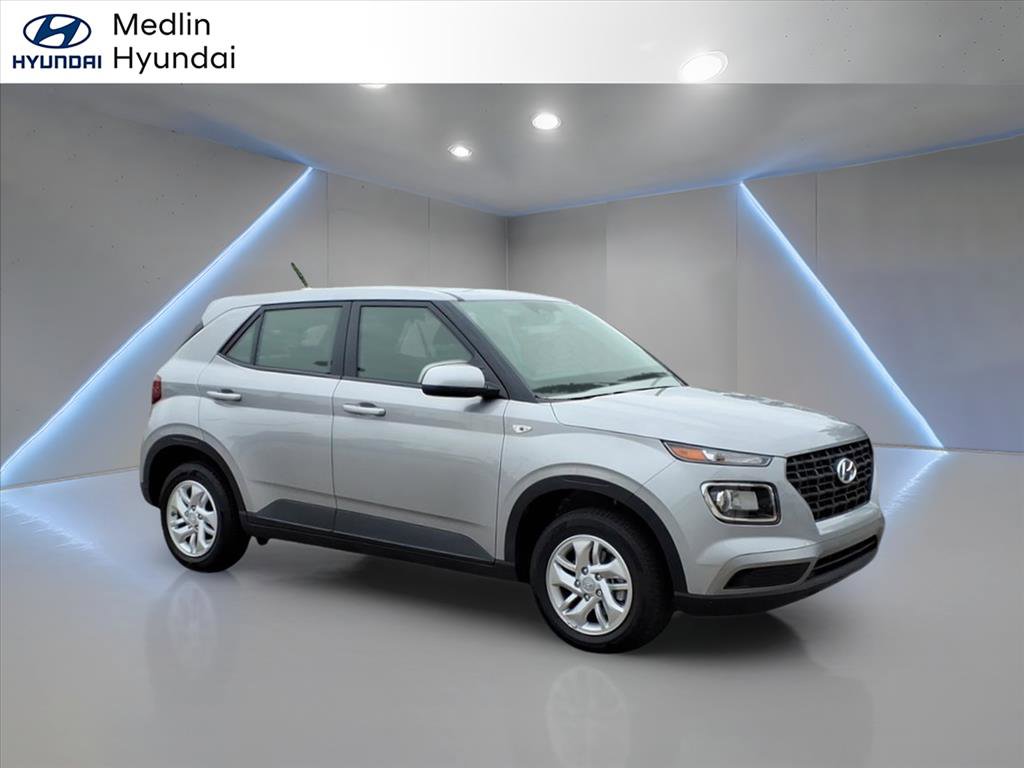 Used 2025 Hyundai Venue SE FWD image 1