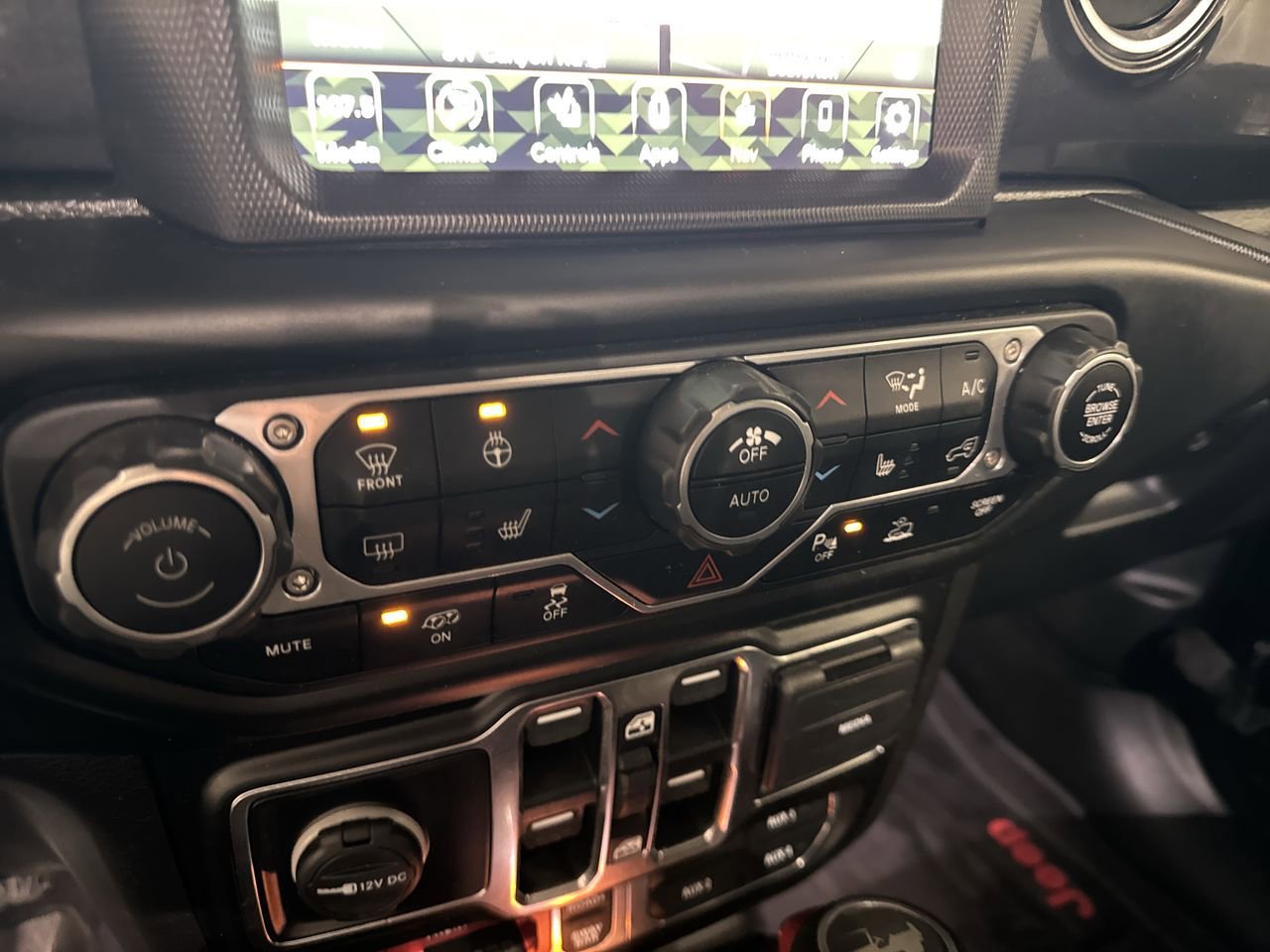 Used 2021 Jeep Wrangler Unlimited Rubicon w/ Dual Top Group image 28