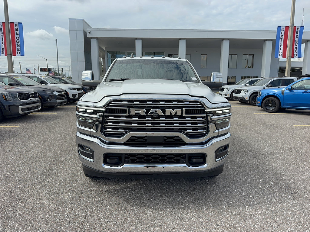 Used 2025 RAM 3500 Limited AWD/4WD image 3