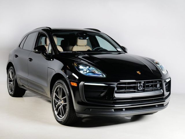 Certified 2026 Porsche Macan AWD/4WD image 7