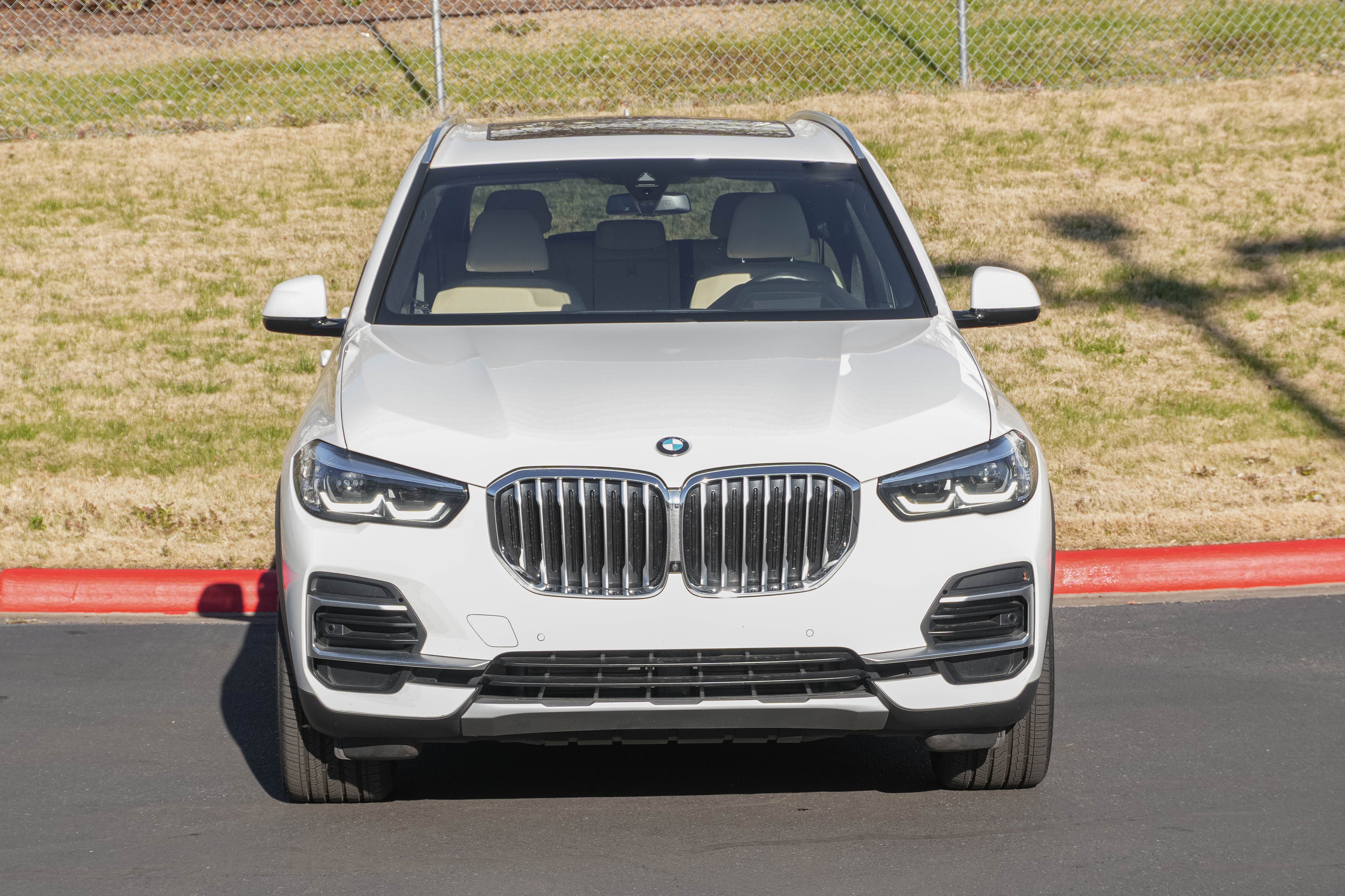 Used 2022 BMW X5 xDrive40i w/ Luxury Seating Package image 3