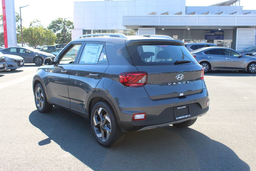 New 2026 Hyundai Venue SEL FWD image 9