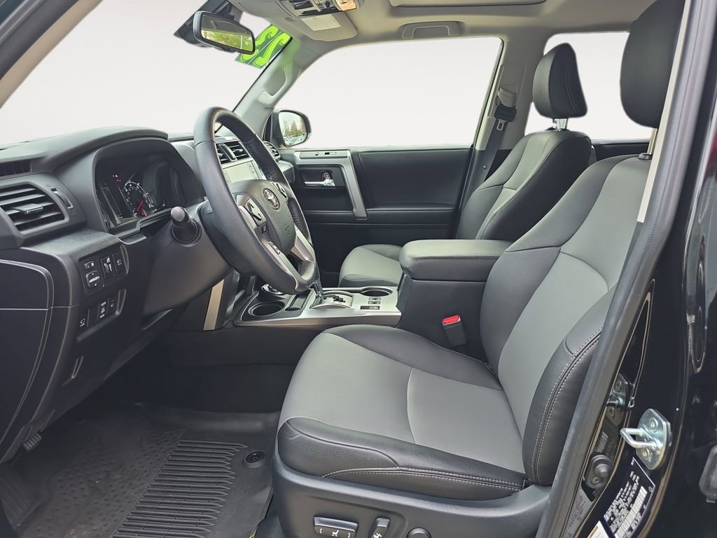 Used 2023 Toyota 4Runner SR5 Premium image 10