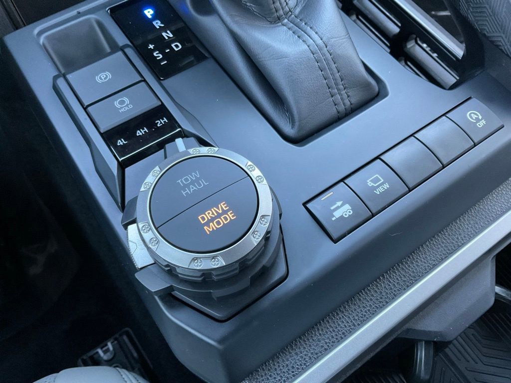 Used 2024 Toyota Tacoma Limited w/ Limited Package (LT) image 17