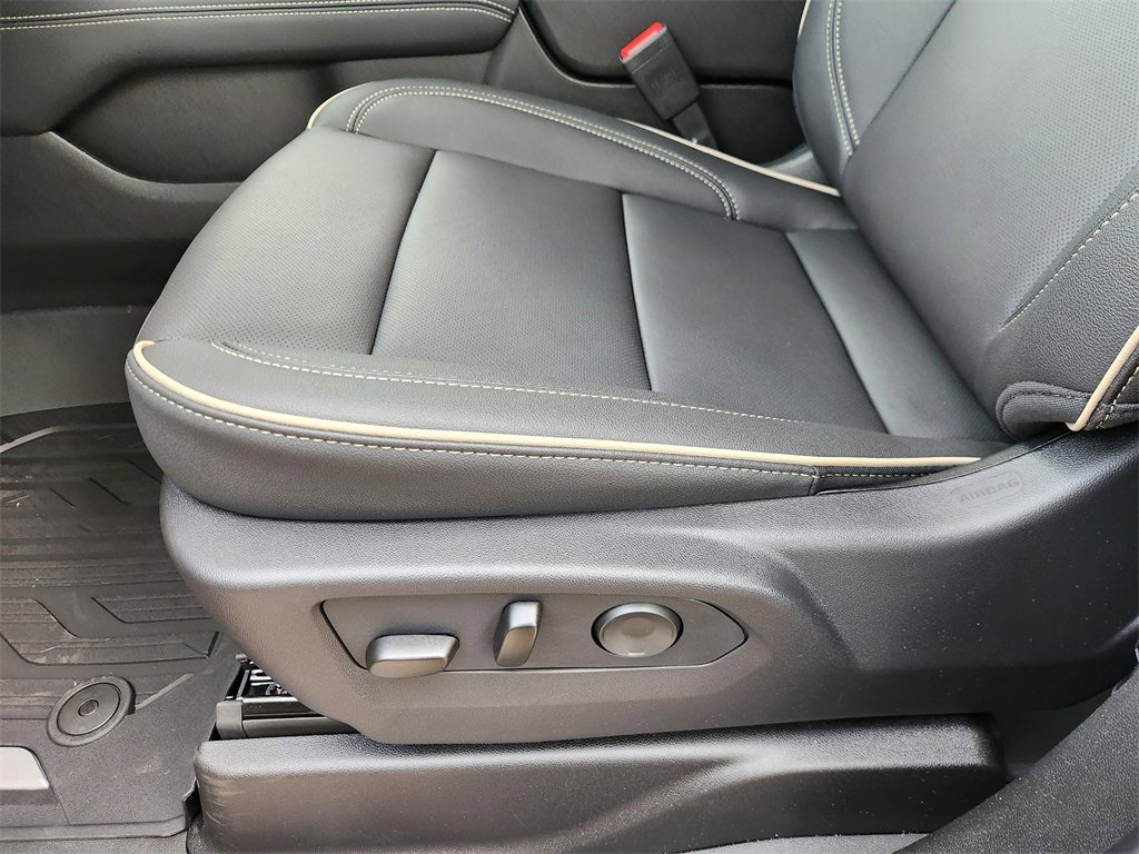 New 2026 GMC Yukon Elevation w/ Elevation Premium Package image 16
