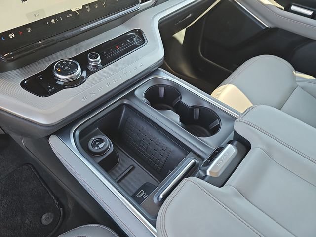 Used 2025 Ford Expedition Max Active image 30