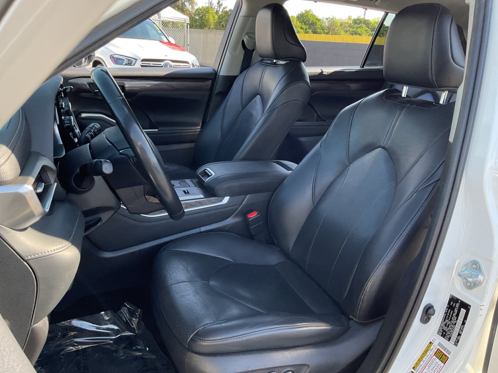 Used 2022 Toyota RAV4 XSE w/ XSE Grade Weather Package AWD/4WD image 18