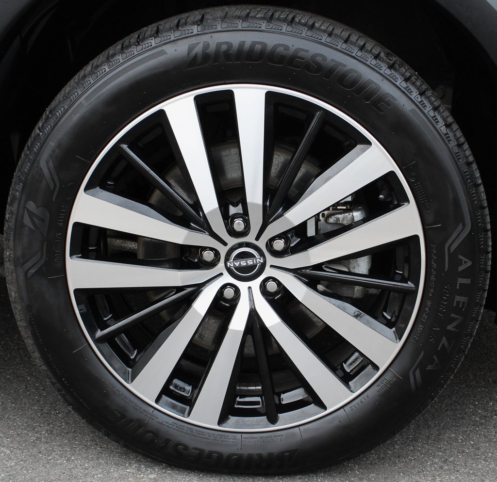 Certified 2023 Nissan Pathfinder Platinum image 11