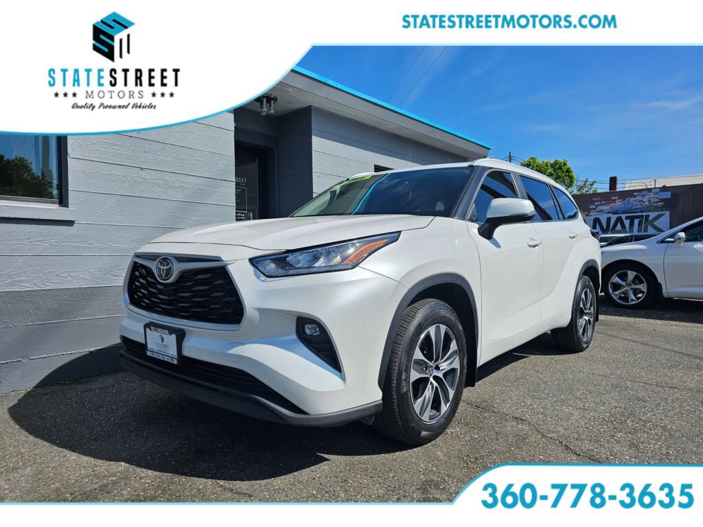 Used 2025 Toyota Highlander XLE AWD/4WD image 1