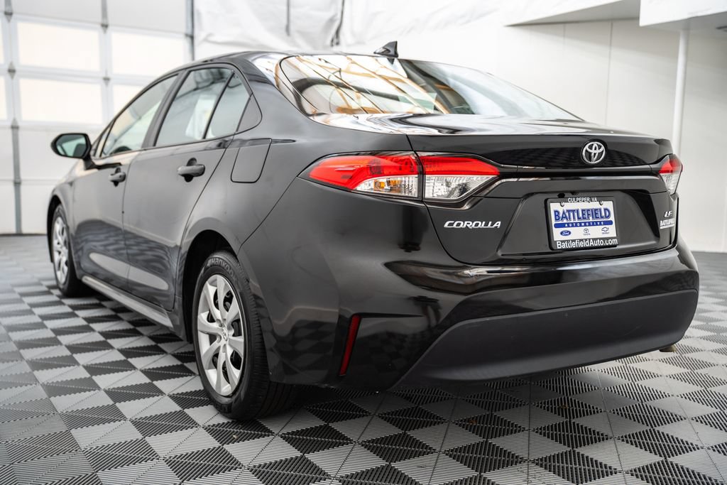 Certified 2025 Toyota Corolla LE FWD image 7
