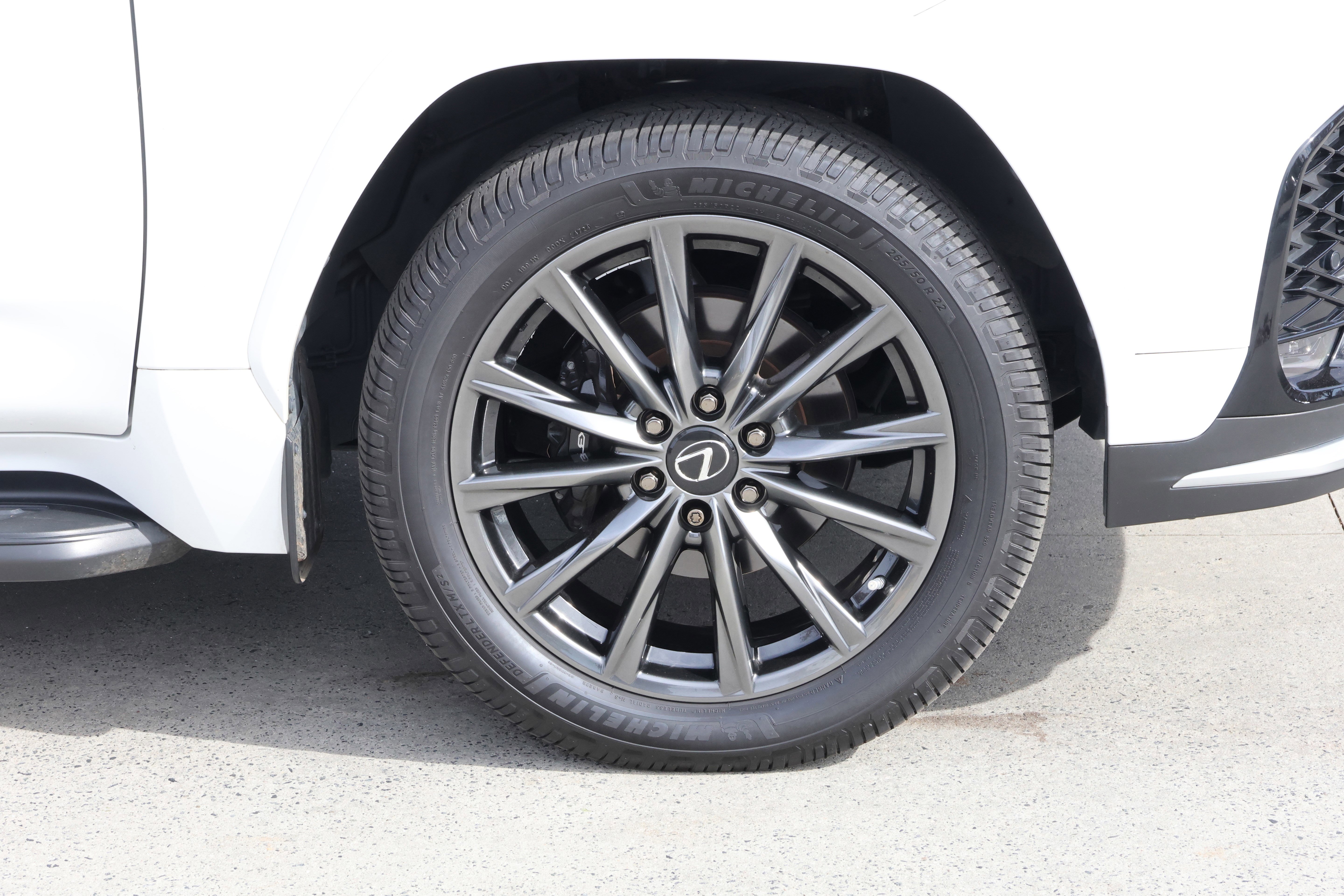 Used 2023 Lexus LX 600 F Sport image 11