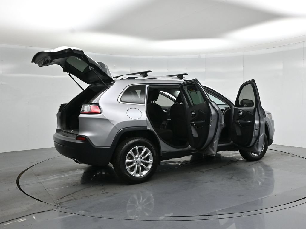 Used 2019 Jeep Cherokee Latitude AWD/4WD image 6