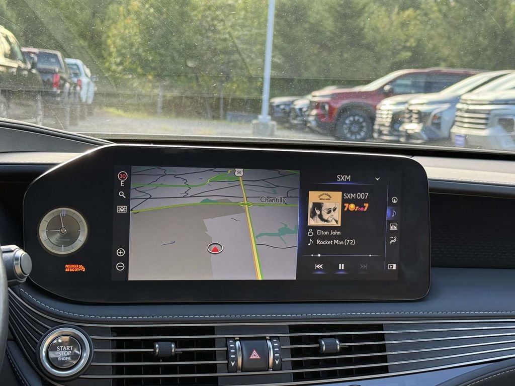 Used 2022 Lexus LS 500 AWD image 10