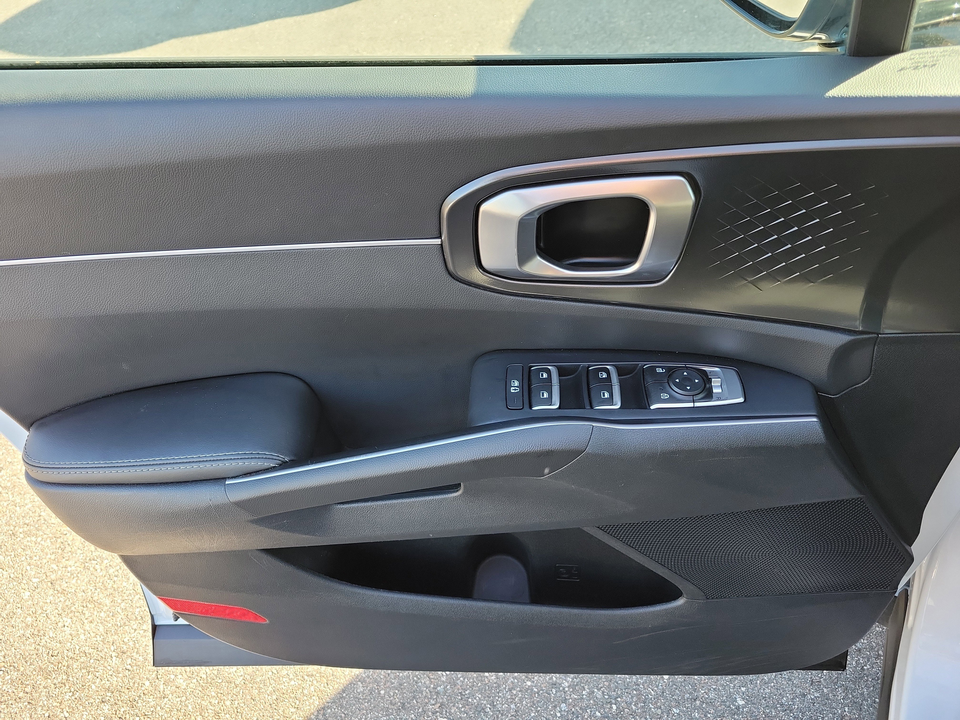 Certified 2023 Kia Sorento LX image 19