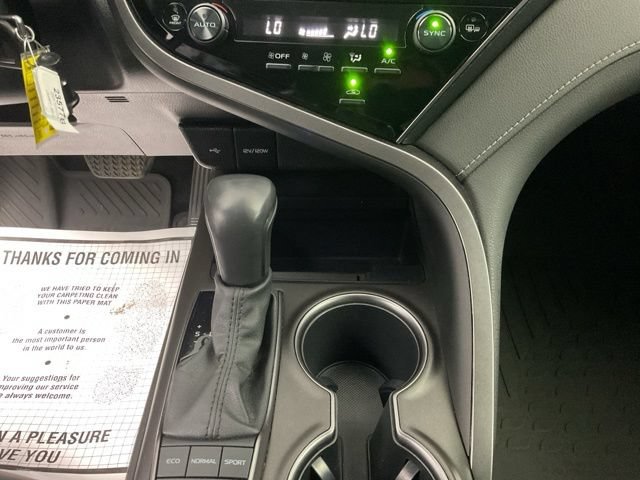 Used 2023 Toyota Camry SE FWD image 17