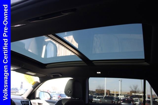 Used 2025 Volkswagen Atlas Cross Sport SE w/ Panoramic Sunroof Package image 29