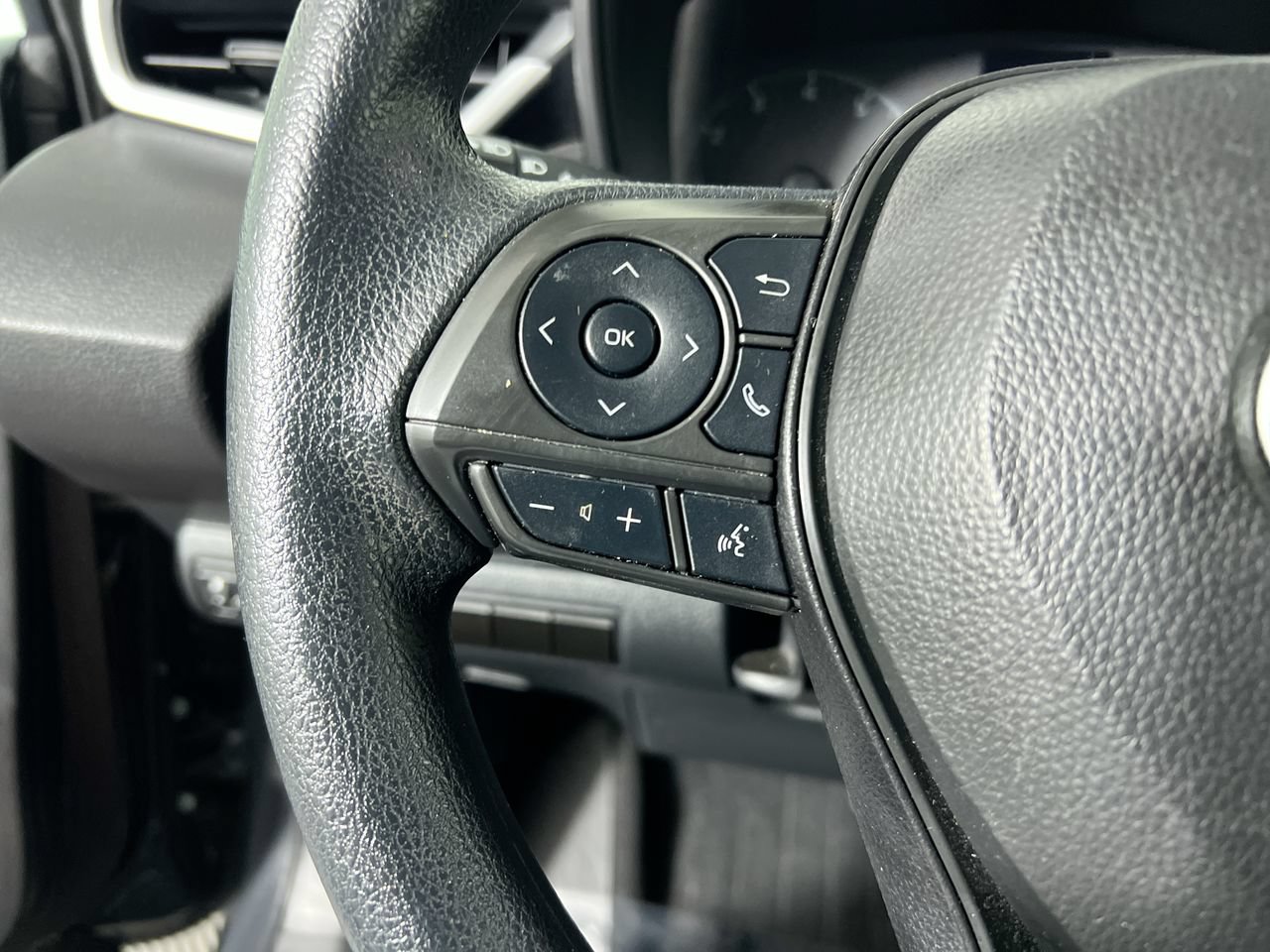 Used 2024 Toyota Corolla LE FWD image 11
