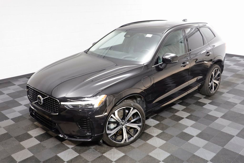 Used 2025 Volvo XC60 T8 Ultra w/ Protection Package Premier image 2