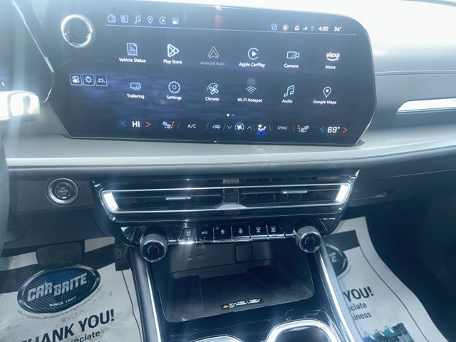 Used 2025 Chevrolet Traverse LT image 23